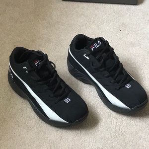 MEN’S PREVAIL FILA SHOES